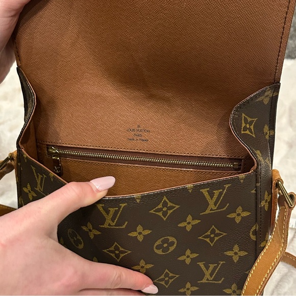 Authentic Louis Vuitton
Vintage Monogram Saint Cloud - Picture 6 of 11